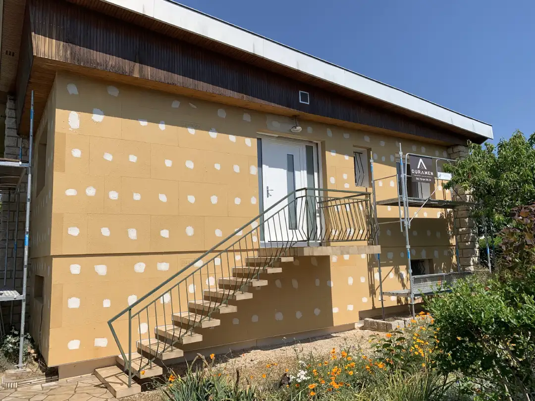 Isolation des murs par l'extérieur avec panneaux isolants à Marsannay-la-Côte